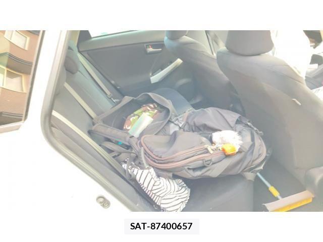Toyota PRIUS 2012-04 7223648-20