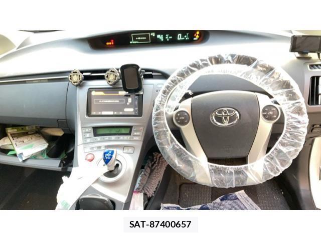 Toyota PRIUS 2012-04 7223648-21