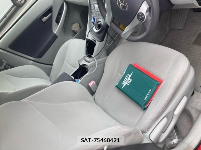Toyota PRIUS 2011-08 7223637-15