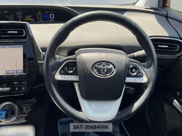Toyota PRIUS 2017-06 7217153-10
