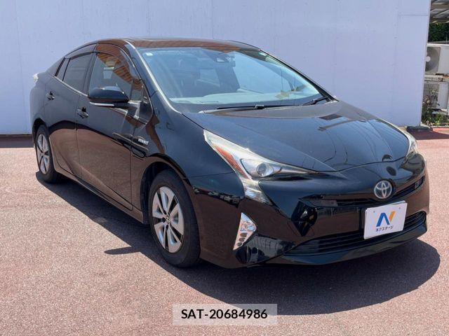 Toyota PRIUS 2017-06 7217153-15