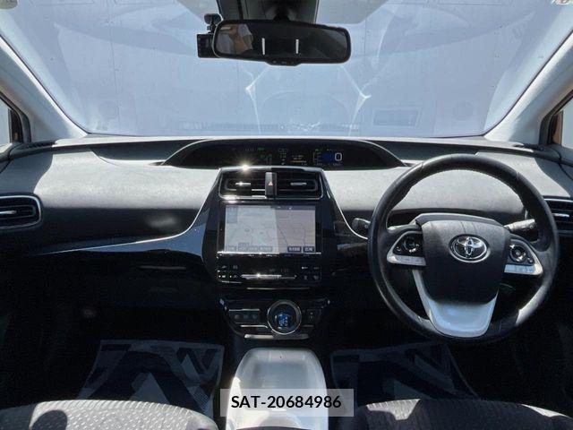 Toyota PRIUS 2017-06 7217153-1