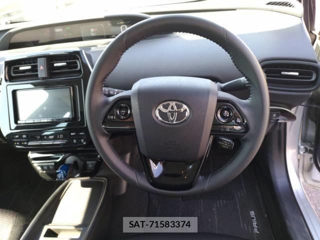 Toyota PRIUS 2019-05 7223766-15