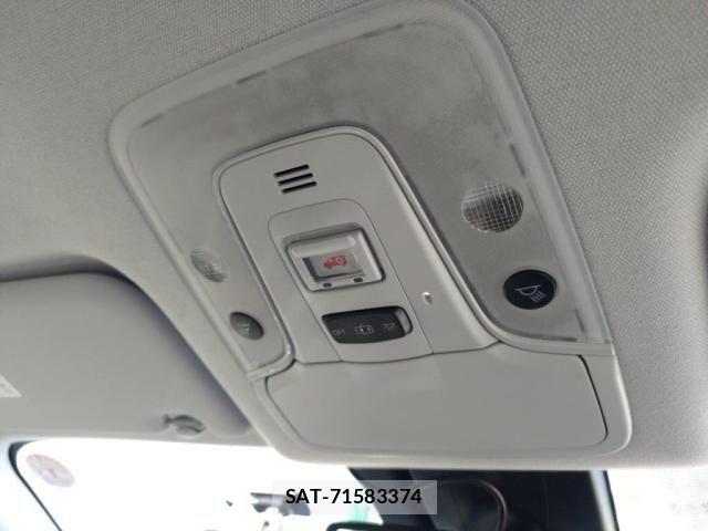 Toyota PRIUS 2019-05 7223766-18