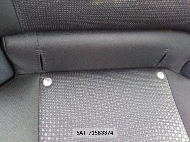 Toyota PRIUS 2019-05 7223766-23