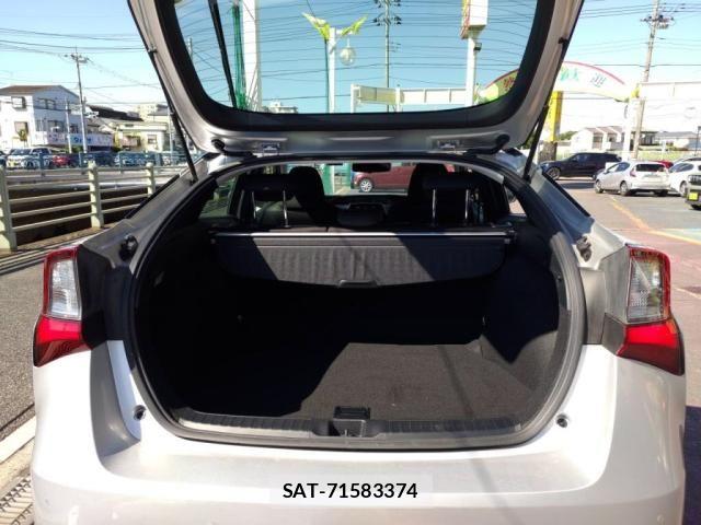 Toyota PRIUS 2019-05 7223766-24