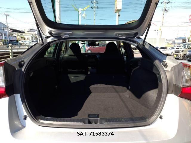 Toyota PRIUS 2019-05 7223766-26