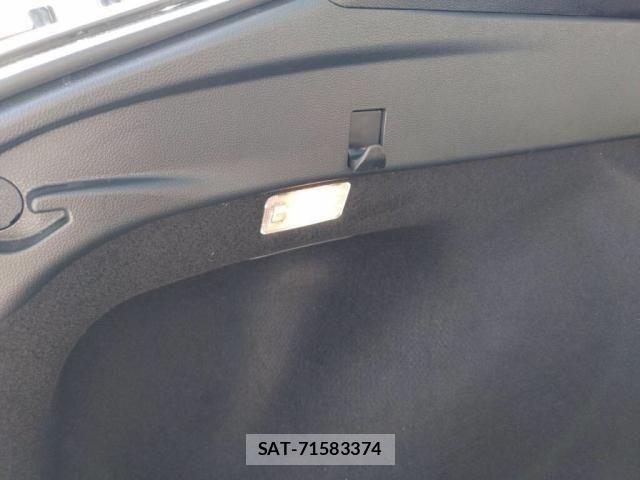 Toyota PRIUS 2019-05 7223766-27