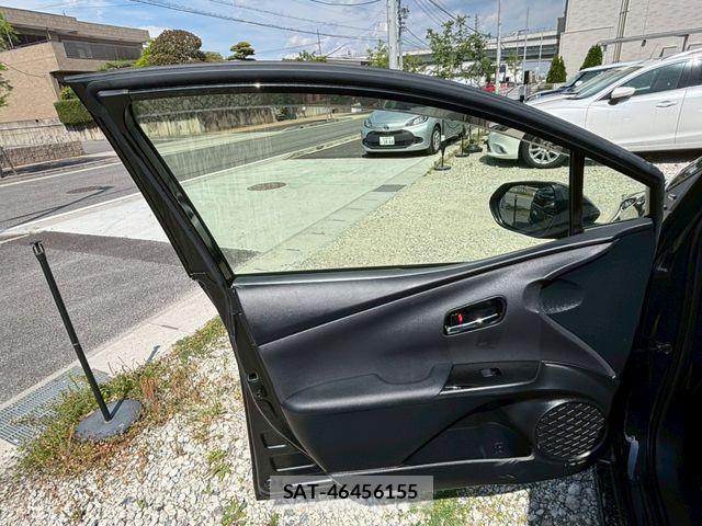Toyota PRIUS 2021-11 7223796-13