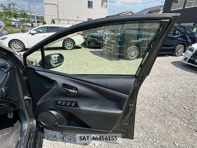 Toyota PRIUS 2021-11 7223796-15