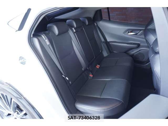 Toyota PRIUS 2023-10 7223825-10