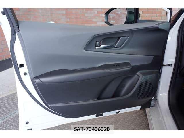 Toyota PRIUS 2023-10 7223825-21