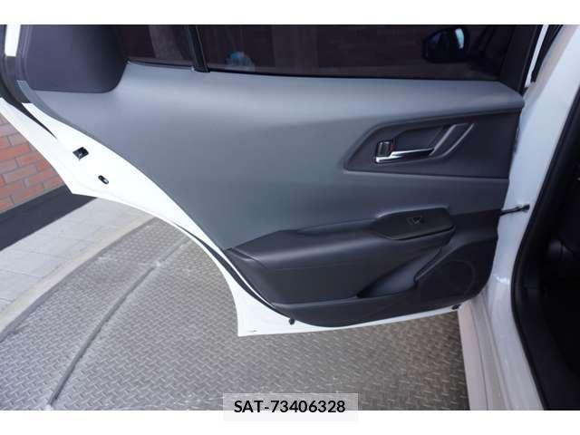Toyota PRIUS 2023-10 7223825-23