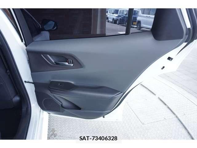 Toyota PRIUS 2023-10 7223825-24