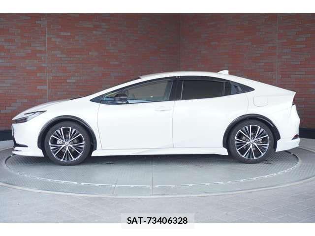Toyota PRIUS 2023-10 7223825-2