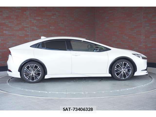 Toyota PRIUS 2023-10 7223825-3