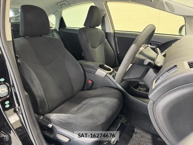Toyota PRIUS 2013-10 7223673-9