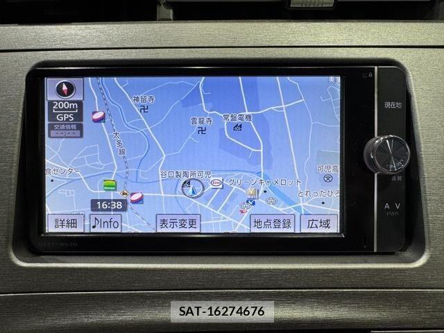 Toyota PRIUS 2013-10 7223673-17