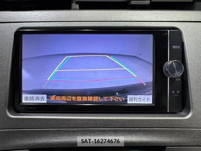 Toyota PRIUS 2013-10 7223673-18