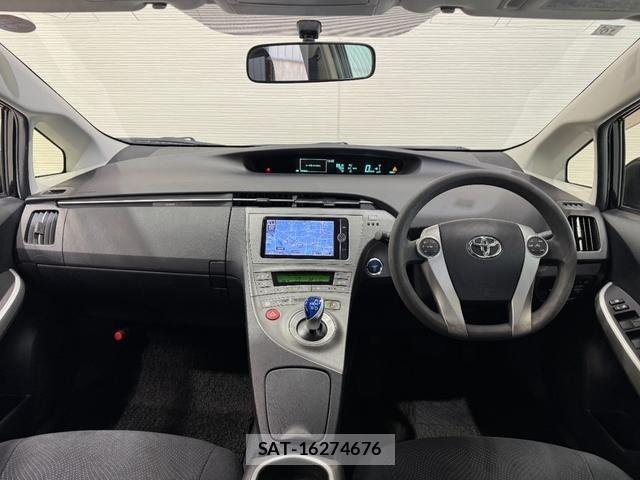 Toyota PRIUS 2013-10 7223673-1