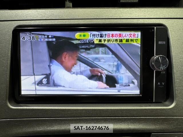 Toyota PRIUS 2013-10 7223673-20