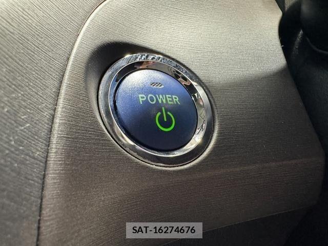 Toyota PRIUS 2013-10 7223673-21