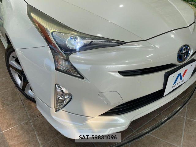 Toyota PRIUS 2015-12 7223682-11