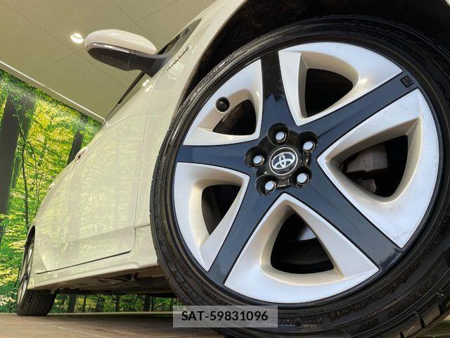 Toyota PRIUS 2015-12 7223682-12