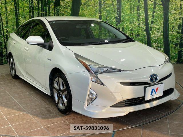 Toyota PRIUS 2015-12 7223682-15