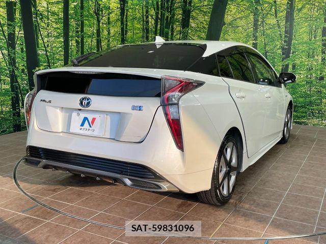 Toyota PRIUS 2015-12 7223682-16
