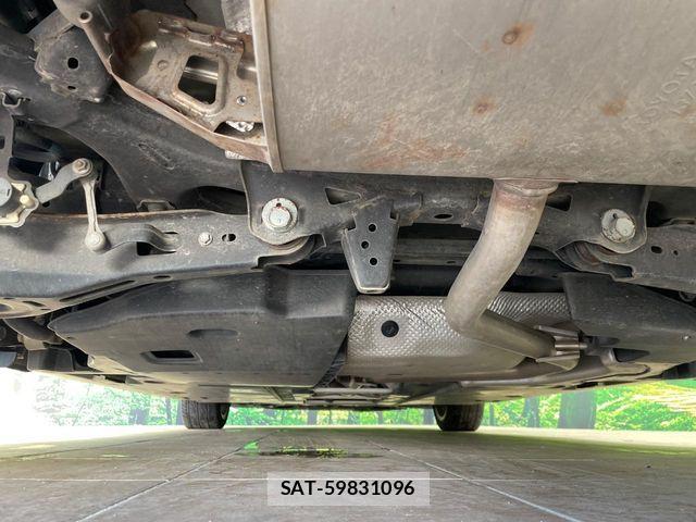 Toyota PRIUS 2015-12 7223682-18