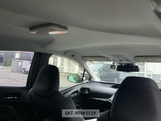 Toyota PRIUS 2018-01 7218164-11
