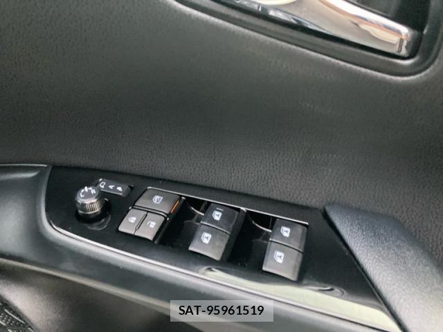 Toyota PRIUS 2018-01 7218164-13