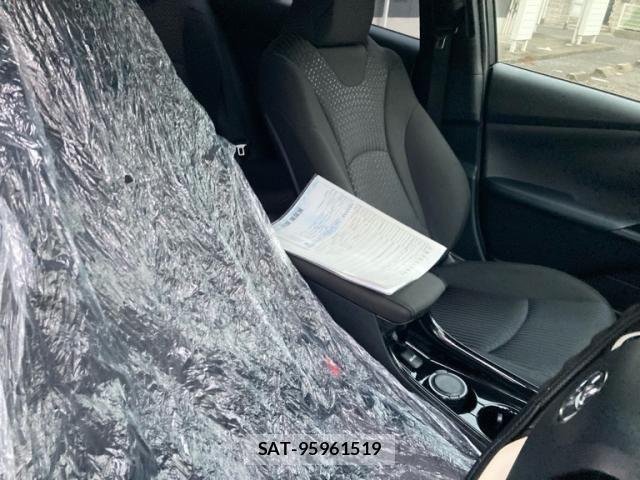 Toyota PRIUS 2018-01 7218164-18