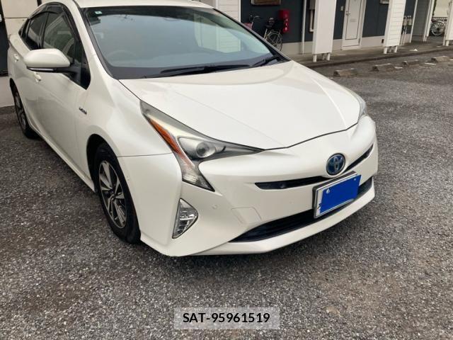 Toyota PRIUS 2018-01 7218164-1