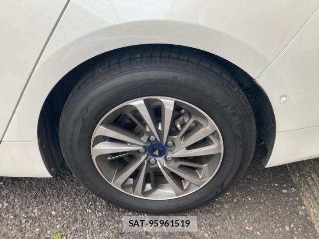 Toyota PRIUS 2018-01 7218164-8