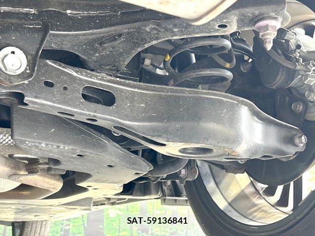 Toyota PRIUS 2023-12 7223830-18