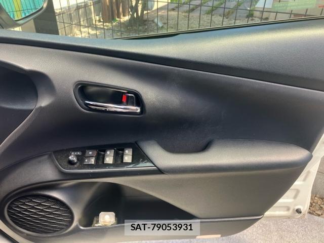 Toyota PRIUS 2016-02 7223689-18