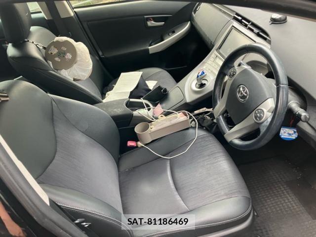 Toyota PRIUS 2013-10 7218375-9