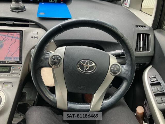 Toyota PRIUS 2013-10 7218375-10
