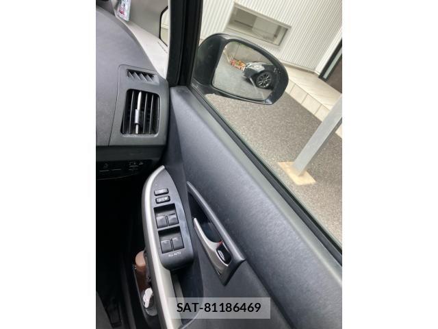 Toyota PRIUS 2013-10 7218375-14
