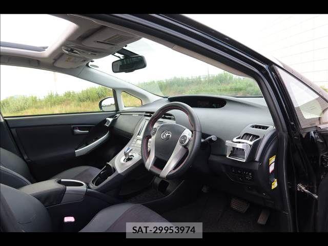 Toyota PRIUS 2013-02 7223656-10