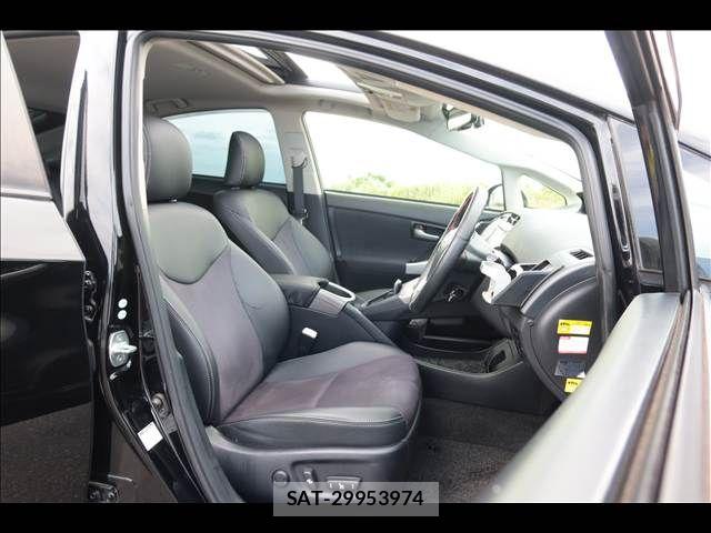 Toyota PRIUS 2013-02 7223656-12