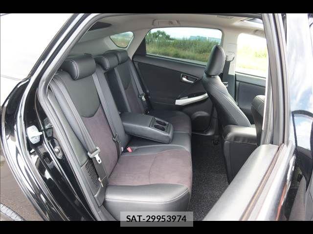 Toyota PRIUS 2013-02 7223656-13