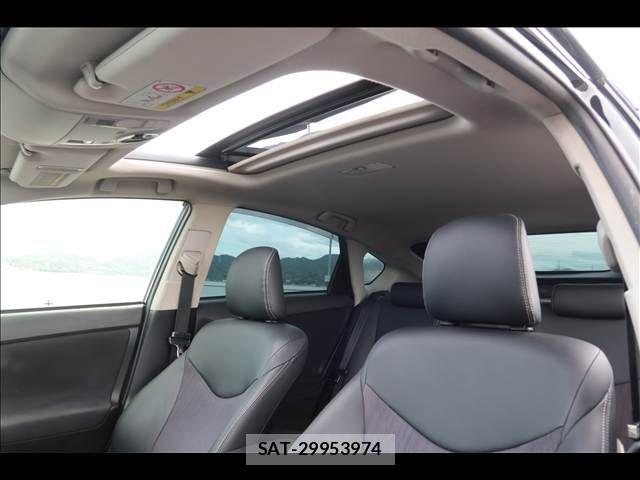 Toyota PRIUS 2013-02 7223656-14