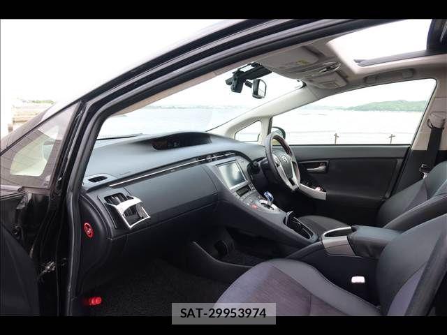 Toyota PRIUS 2013-02 7223656-18