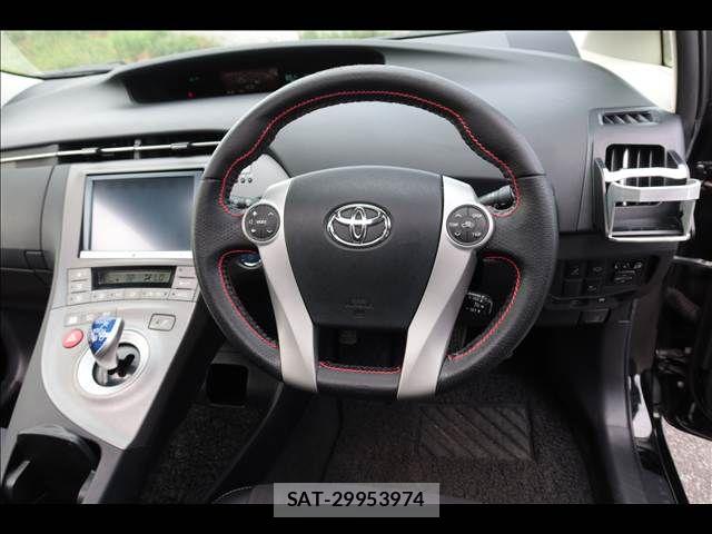 Toyota PRIUS 2013-02 7223656-25