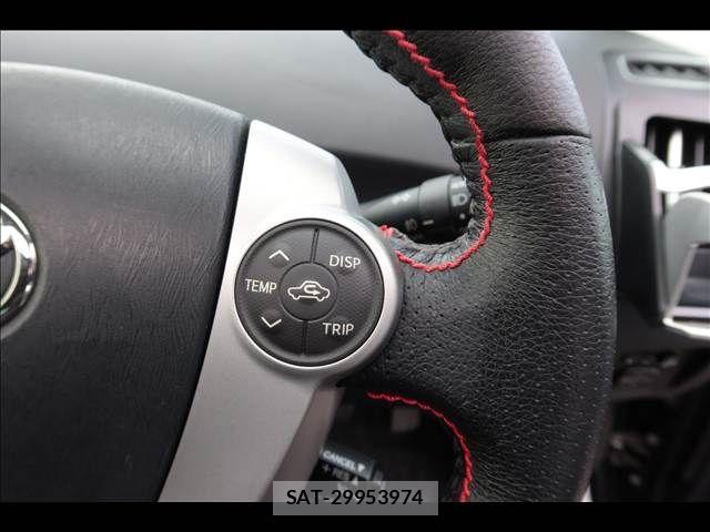 Toyota PRIUS 2013-02 7223656-26