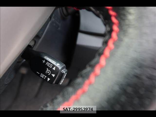 Toyota PRIUS 2013-02 7223656-28