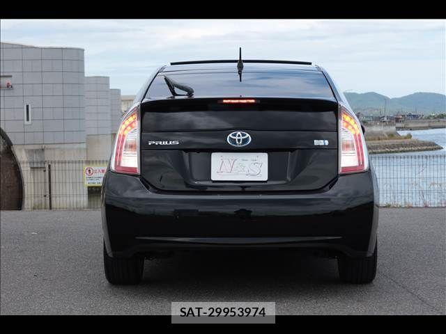Toyota PRIUS 2013-02 7223656-4